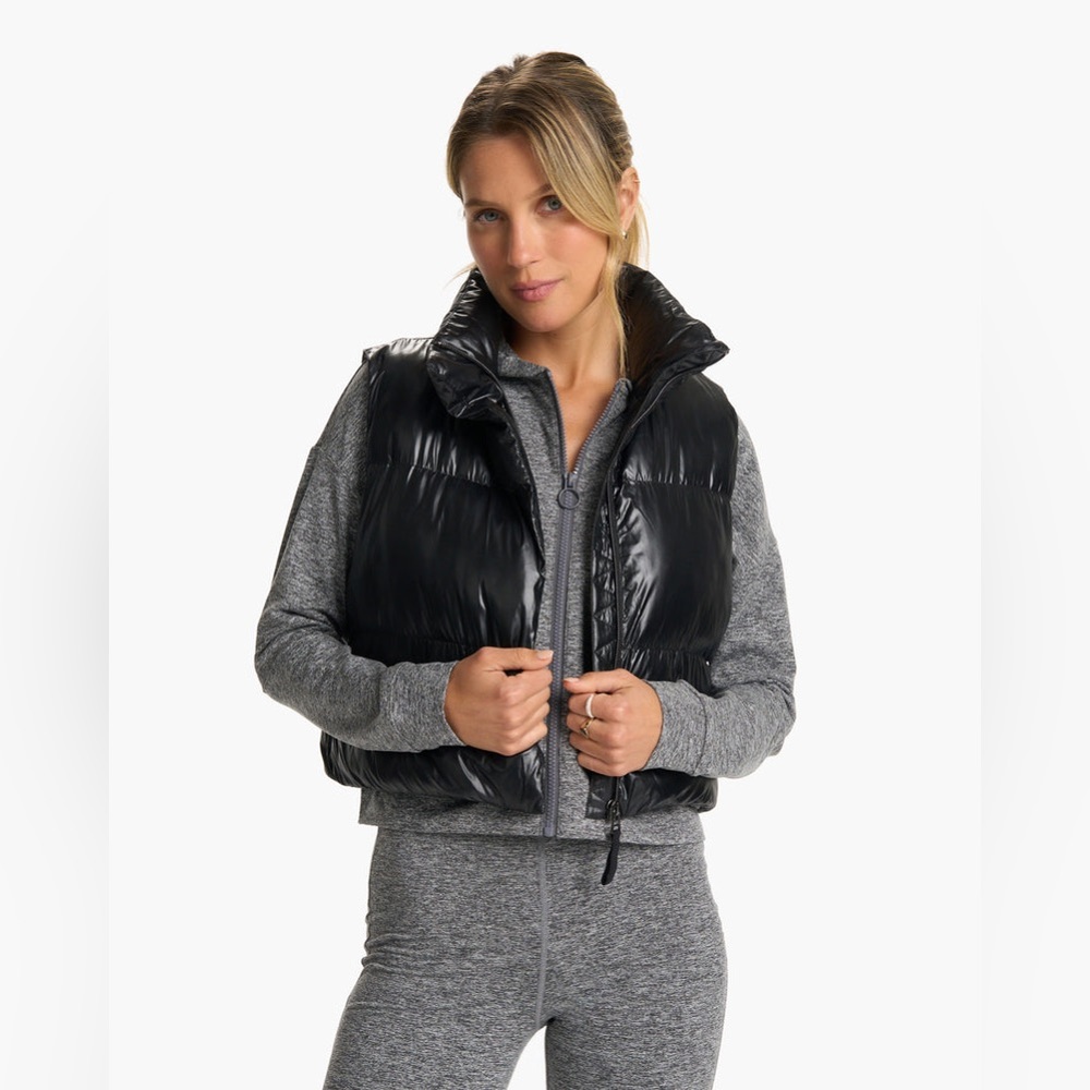 Vuori Hudson Insulated Cropped Vest Size S Black